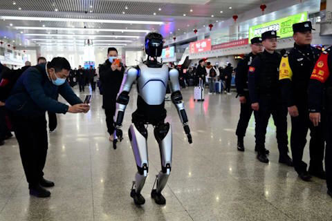 Picture of Chinese Robot Sets Guinness World Record With 66-Mile Walk